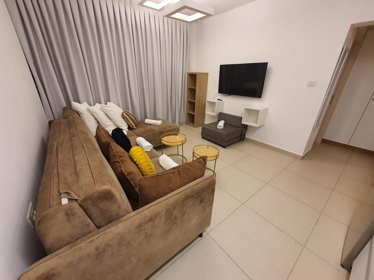 Barak Royal Suites 52 Garden - חמש דקות מהים ומהטיילת Ejlat Zewnętrze zdjęcie